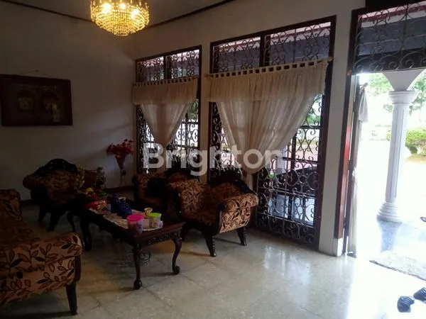 image TURUN HARGA ,RUMAH DENGAN HALAMAN YANG LUAS, DI PINGGIR JALAN RAYA, DEKAT DENGAN  DPRD UNGARAN ,LOKASI DI KOTA UNGARAN (4)