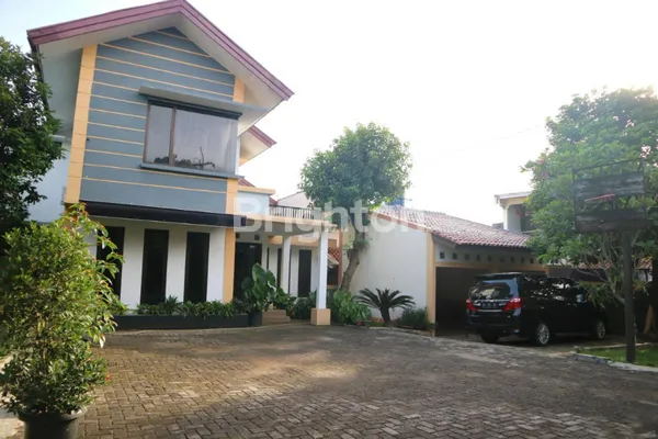 image RUMAH SEMI FURNISHED HALAMAN ASRI DAN LUAS CIRENDEU TANGERANG SELATAN (1)