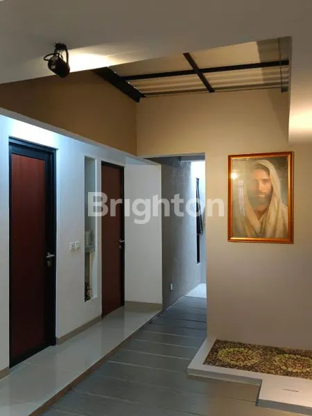 image HUNIAN MUNGIL SIAP HUNI SEMI FURNISHED TURUN HARGA\\U203C\\UFE0F\\U203C\\UFE0F DIRANCANG ARSITEK TERKENAL ANDRA MATIN DI PARUNG PANJANG (4)