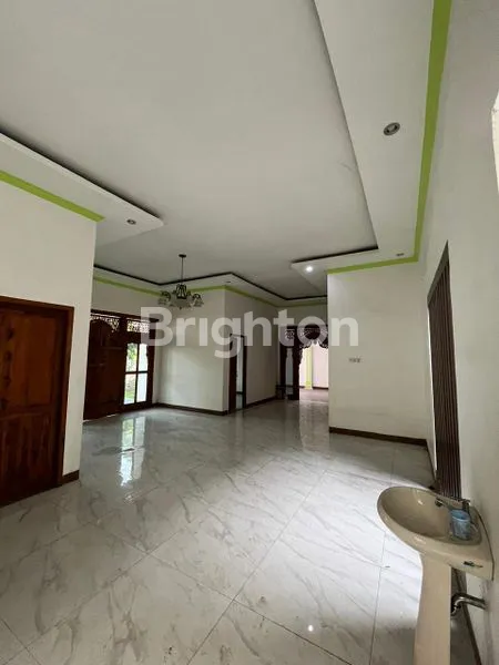 image RUMAH BESAR SIAP HUNI (7)