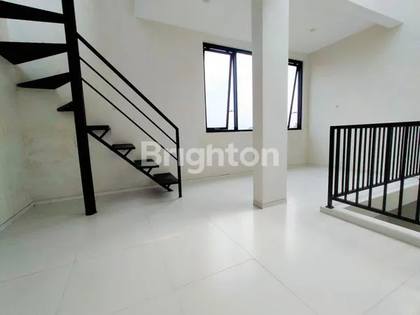 image  TURUN HARGA !!!  RUMAH BARU 2,5 LANTAI ADA ROOFTOPNYA 5 MENIT KE SOEHAT MALANG (6)