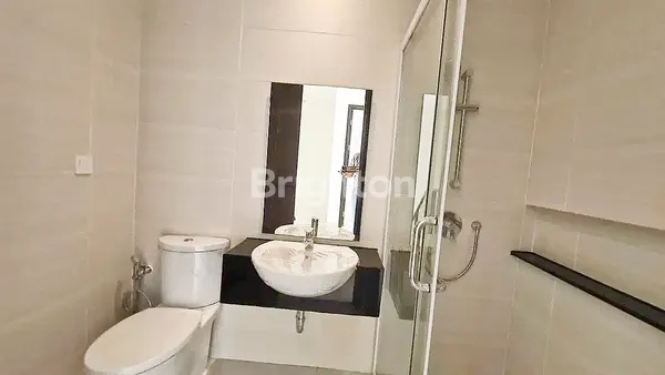 image RUMAH PIANO GOLF ISLAND PIK, 2 LANTAI UKURAN 6X15M SIAP HUNI LOKASI STRATEGIS FASILITAS PREMIUM (7)