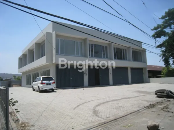 SEWA RUKO STRATEGIS SIAP GUNA DI RAYA PERTIGAAN TOL SURABAYA MALANG, GEMPOL, PASURUAN