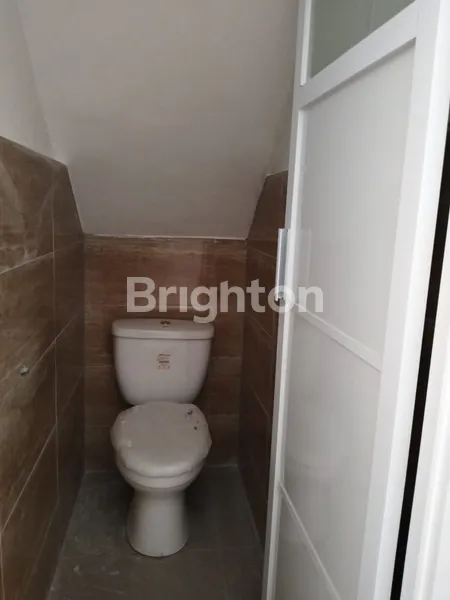 image NEW GRESS RUKO 2 LANTAI DI JALAN BANYU URIP BARU SURABAYA, TERSEDIA 4 UNIT JEJER (4)