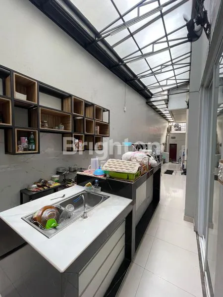 image RUMAH MEWAH STRATEGIS TENGAH KOTA SOLO (8)