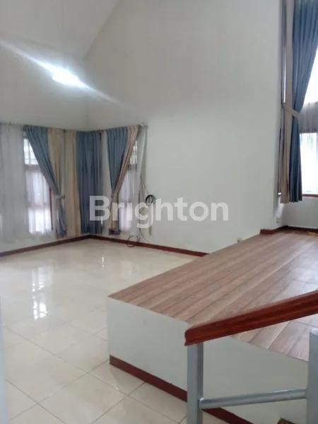 image RUMAH 2 LANTAI NYAMAN DAN LUAS DI PERUMAHAN BUMI SARIWANGI (6)