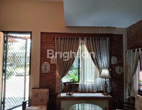 image RUMAH KOLAM RENANG FULL FURNISHED DALAM KOMPLEKS PERUMAHAN GODEAN  (4)