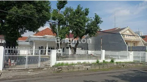 image RUMAH BELANDA KOMERSIAL AREA, HALAMAN LUAS LOKASI STRATEGIS SURABAYA PUSAT (1)