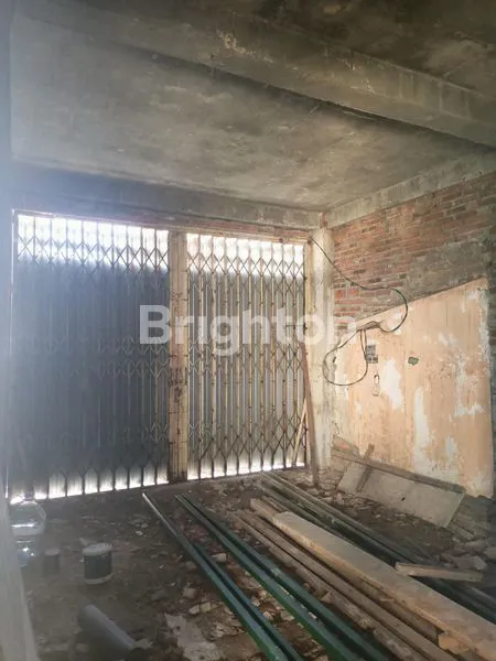 image DIJUAL CEPAT BANGUNAN SETENGAH JADI 2 LANTAI (2)