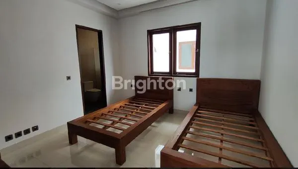 image RUMAH MEWAH MODERN (5)