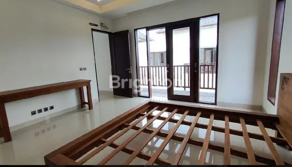 image RUMAH MEWAH MODERN (8)