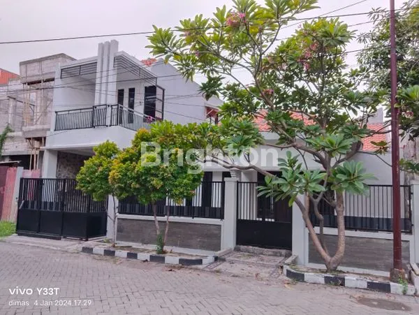 image DIJUAL RUMAH 1.5 LANTAI BERSIH TERAWAT MEDOKAN ASRI (1)
