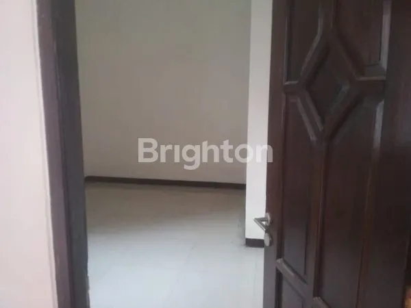 image DIJUAL RUMAH 1.5 LANTAI BERSIH TERAWAT MEDOKAN ASRI (7)