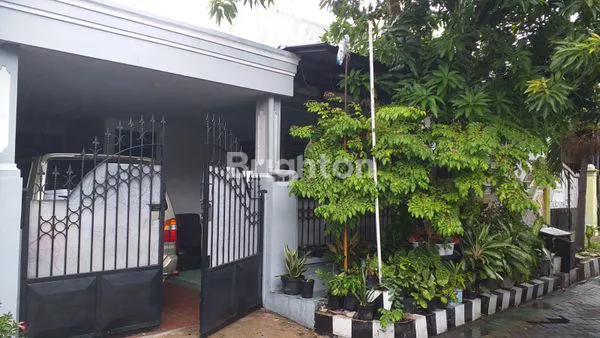 image TURUN 400JT RUMAH TERAWAT RUNGKUT MENANGGAL ROW JALAN 2 LONGGAR (1)