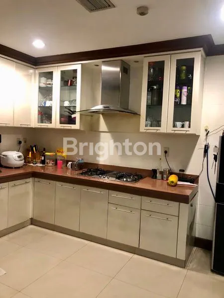 image APARTEMEN PANTAI MUTIARA ENGGANO TOWER VIEW LAUT FULL FURNISHED MID FLOOR JAKARTA UTARA (6)