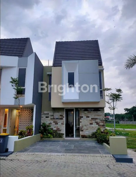 image THE SELVIO, RUMAH MINIMALIS MODERN 2 LANTAI, DEKAT DENGAN BALAIKOTA MALANG, BEGAWAN SOLO, AMPRONG, BUNULREJO, KOTA MALANG, JAWA TIMUR (1)