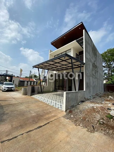 image RUMAH 2 LANTAI HANYA 1 KM DARI PINTU TOLL JATIWARNA, JATIMELATI BEKASI (4)