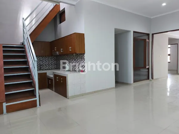 image RUMAH ASRI 2 LANTAI SIAP HUNI DI CHERRYFIELD - BANDUNG (7)