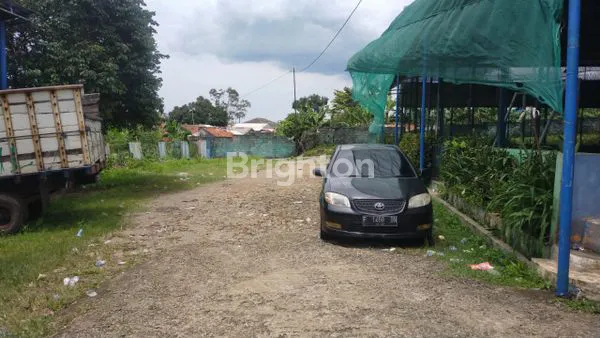 image TANAH BERIKUT 3 LAPANGAN FUTSAL BISA DIALIH FUNGSI MENJADI GUDANG ATAU PABRIK STRATEGIS DEKAT DENGAN PINTU KELUAR MASUK TOLL BORR DI KAYUMANIS TANAH SAREAL BOGOR (4)