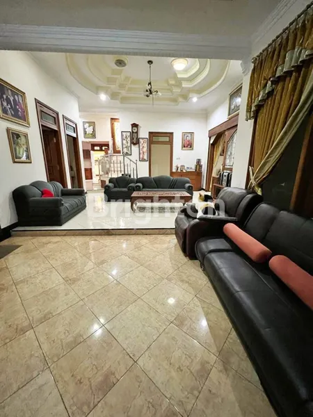 image DIJUAL RUMAH MEWAH SIAP HUNI DI KOTA MADIUN (3)