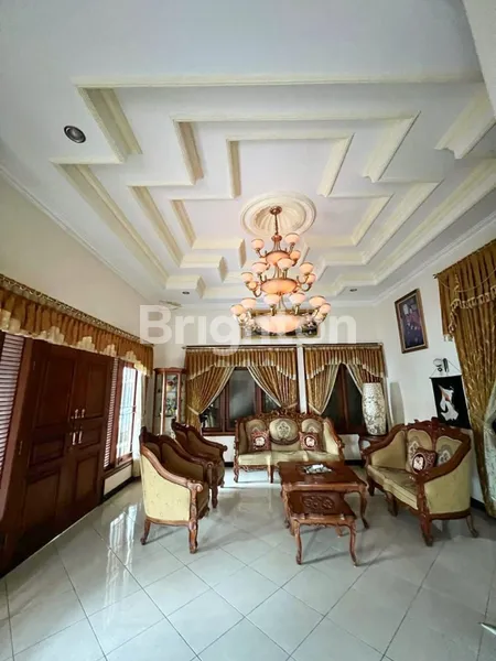 image DIJUAL RUMAH MEWAH SIAP HUNI DI KOTA MADIUN (1)