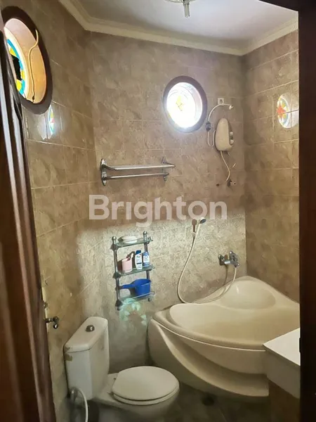 image DIJUAL RUMAH MEWAH SIAP HUNI DI KOTA MADIUN (8)