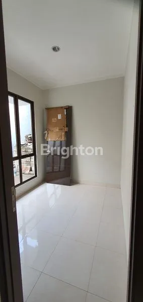 image RUMAH CALLISTA 2 RESIDENCE GRAHA RAYA (6)