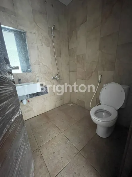 image RUMAH CANTIK DAN MEWAH DI PERMATA RIVERVIEW TOPAZ (4)