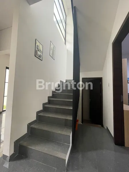 image RUMAH CANTIK DAN MEWAH DI PERMATA RIVERVIEW TOPAZ (5)