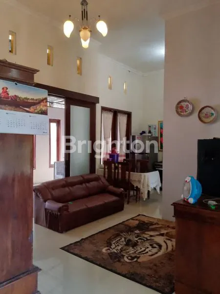 image RUMAH ASRI VIEW PEGUNUNGAN - BONUS PERABOT . (2)