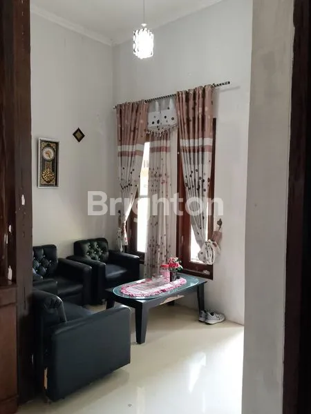 image RUMAH ASRI VIEW PEGUNUNGAN - BONUS PERABOT . (4)