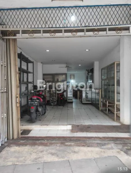 image RUKO EMPAT SETENGAH LANTAI LOKASI SANGAT STRATEGIS GLODOK JAKARTA BARAT  (3)