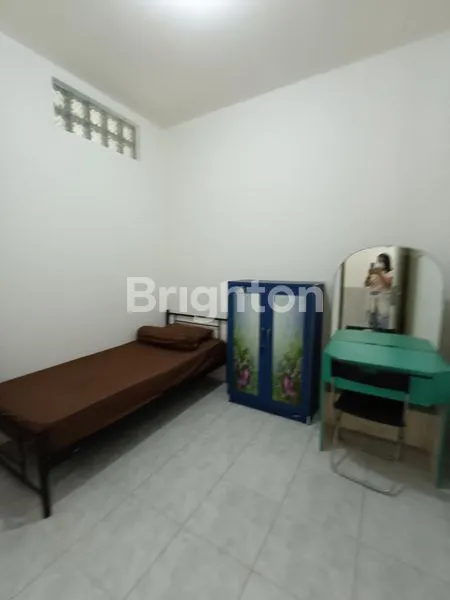 image RUMAH KOS 15 KAMAR LOKASI STRATEGIS JALAN RAYA DEPAN HALTE BUSWAY (4)