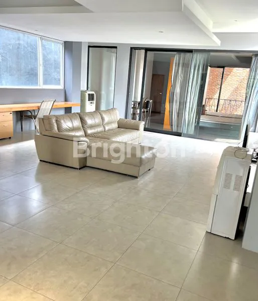 image RUMAH MEWAH SIAP HUNI 3,5 LANTAI DI  CEPETE UTARA (5)