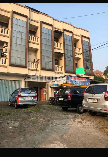 RUKO 3 LT SIAP PAKAI DI PINGGIR JALAN UTAMA JATI MAKMUR