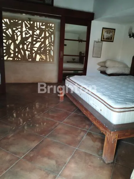 image RUMAH STYLE BALI 3 KAMAR DI BINTARO TANGERANG SELATAN (4)