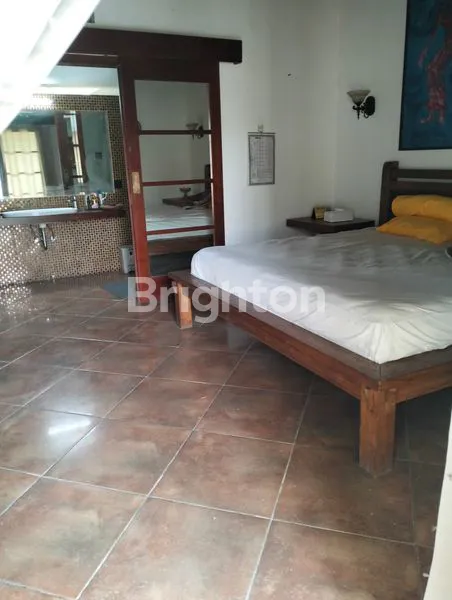 image RUMAH STYLE BALI 3 KAMAR DI BINTARO TANGERANG SELATAN (5)