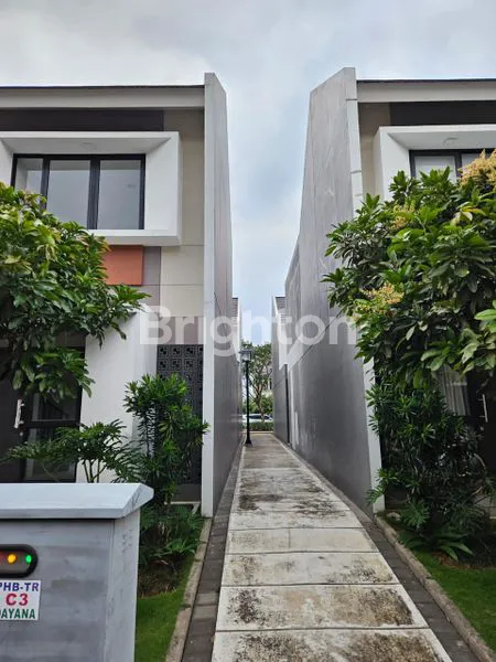 image RUMAH BARU 2 LANTAI CLUSTER DAYANA SUMMARECON, AKSES TOL DEKAT PUSAT KOTA (2)