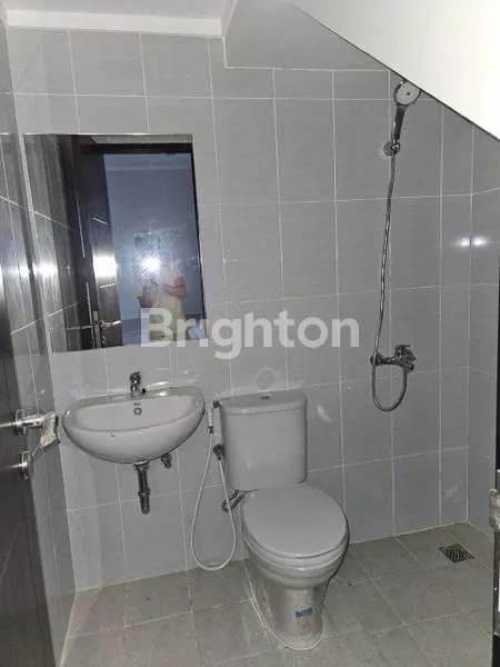 image RUMAH BARU 2 LANTAI CLUSTER DAYANA SUMMARECON, AKSES TOL DEKAT PUSAT KOTA (4)