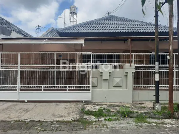 image RUMAH SIAP HUNI FULL FURNISH 1,5 LANTAI DI SOLO BARU (8)