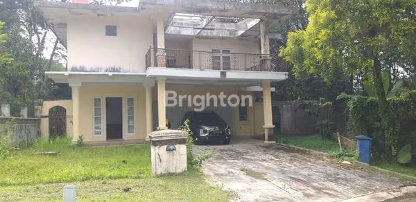 RUMAH 2 LANTAI LUAS VIEW TAMAN SEJUK NYAMAN DI SENTUL CITY