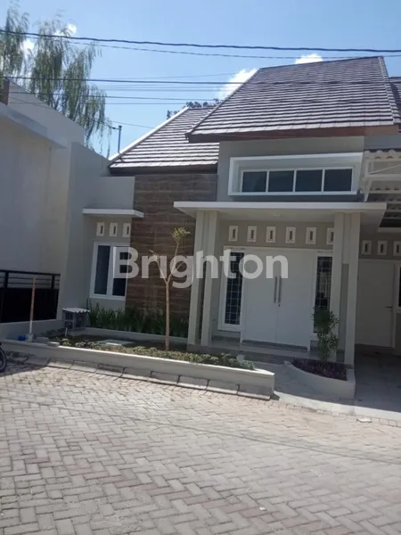 image RUMAH TERAWAT DAN SIAP PAKAI PASADENA 1 SOLOBARU (2)