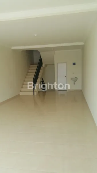 image 3 UNIT RUKO DI IMAM BONJOL, SIAP PAKAI-PARKIR LUAS-0 JALAN RAYA-LOKASI STRATEGIS (3)