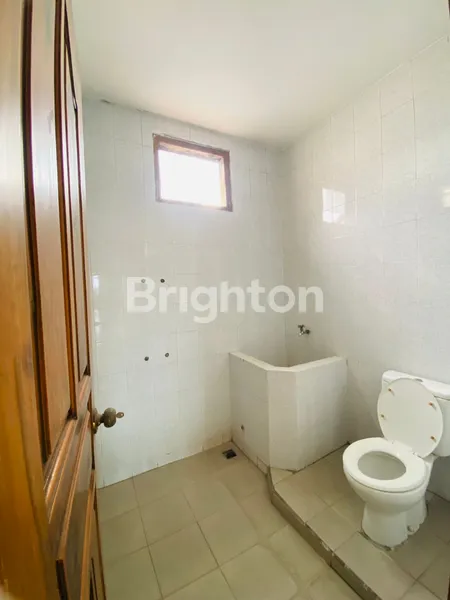 image RUKO 3 LANTAI DI IMAM BONJOL SQUARE-ONE GATE-PARKIRAN LUAS (7)