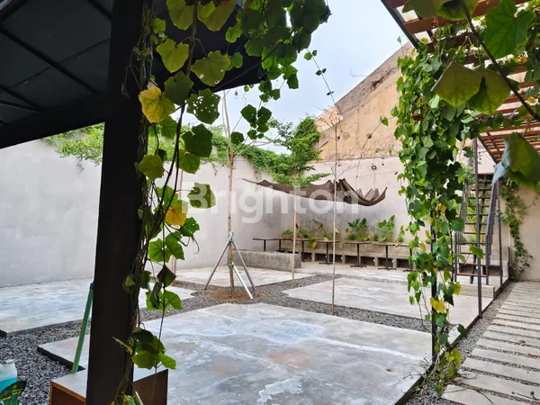 image BANGUNAN CAFE SIAP PAKAI STRATEGIS SELANGKAH MERR AREA MEDOKAN RUNGKUT (5)