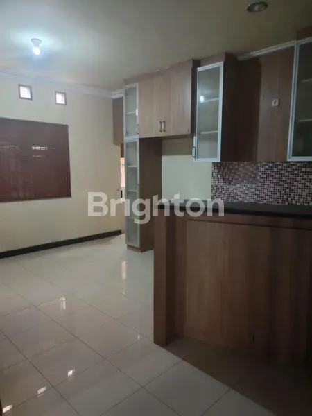 image RUMAH CANTIK DIJUAL DI PERUMAHAN GRAND MAHAKAM  (6)