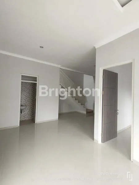 image RUMAH HOOK 2 LANTAI SUTOREJO (5)