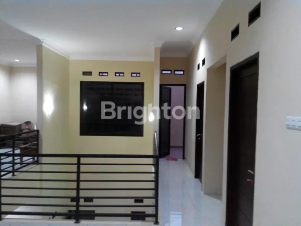 image RUMAH SANGAT TERAWAT 2 LANTAI DI BSD SEKTOR 1.3 (4)