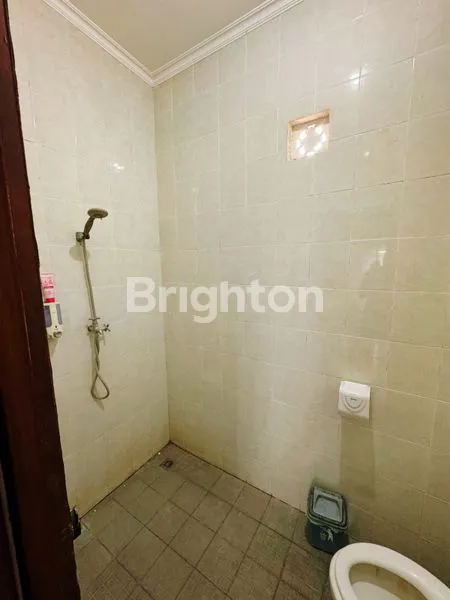 image RUKO BARU RENOVASI SEPERTI BARU POSISI STRATEGIS DI YEH AYE RENON (7)