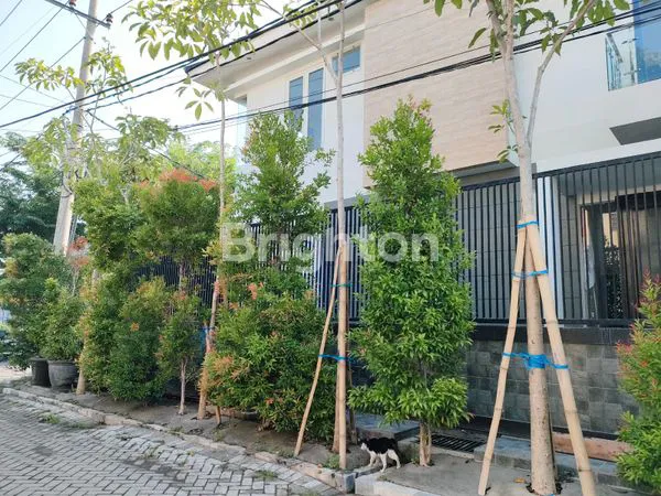 image RUMAH 2 LT HOOK MODERN BARU GRESS STRATEGI DEKAT PAKUWON MALL DAN CIPUTRA WORLD (2)